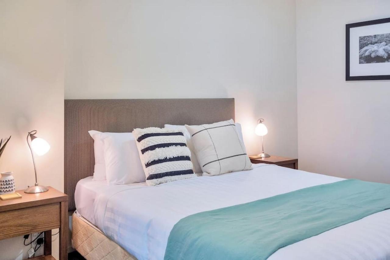 Urban Deco Apartment On Queen Street Auckland Bagian luar foto