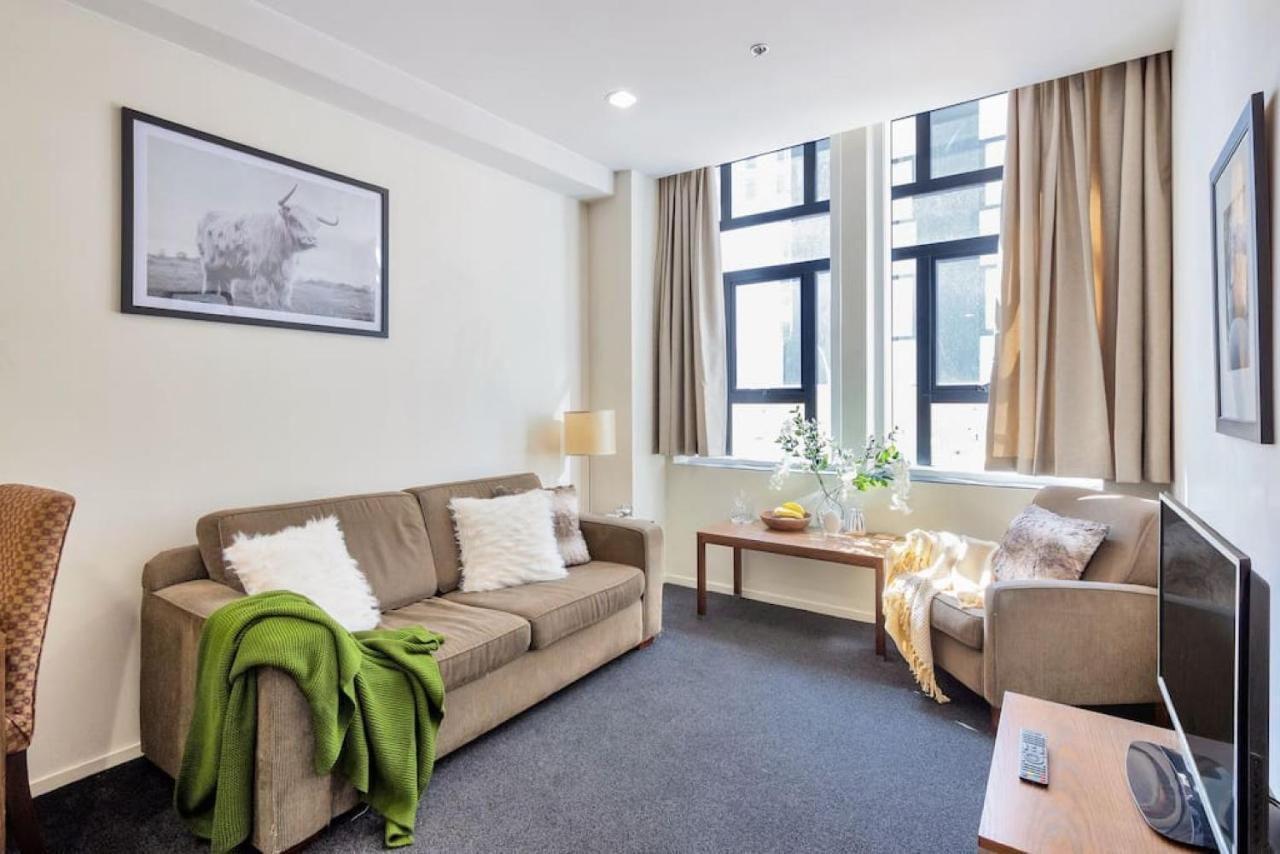 Urban Deco Apartment On Queen Street Auckland Bagian luar foto