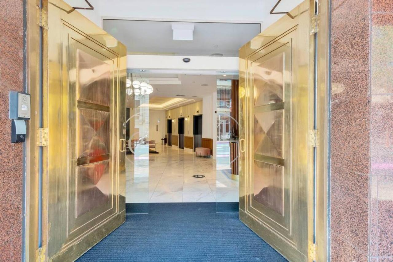 Urban Deco Apartment On Queen Street Auckland Bagian luar foto
