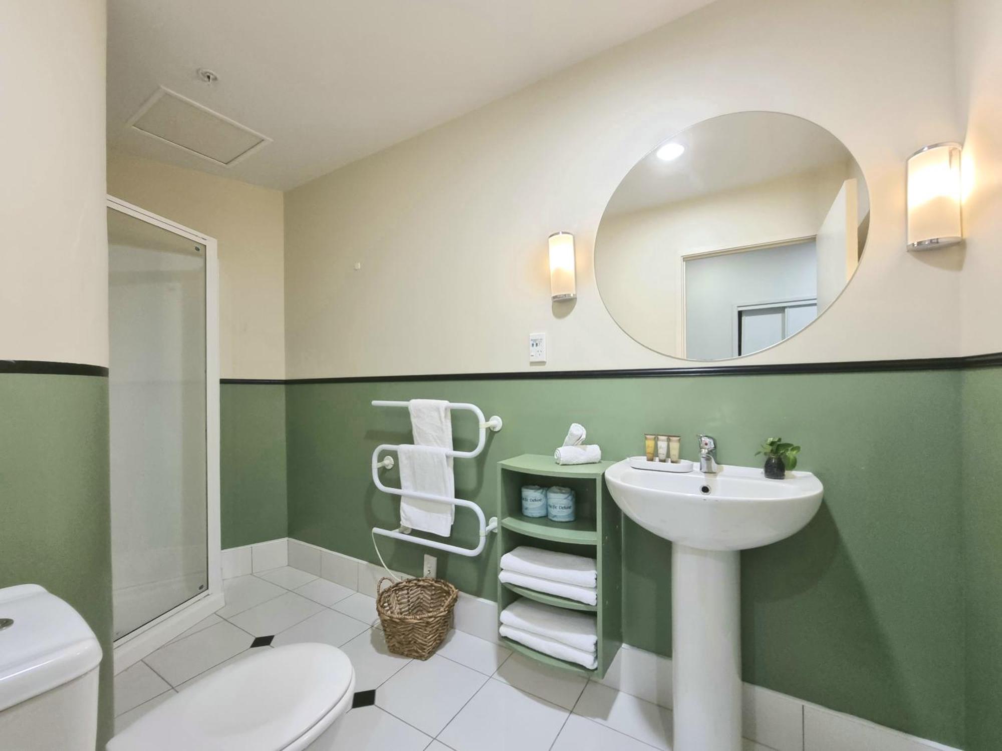 Urban Deco Apartment On Queen Street Auckland Ruang foto