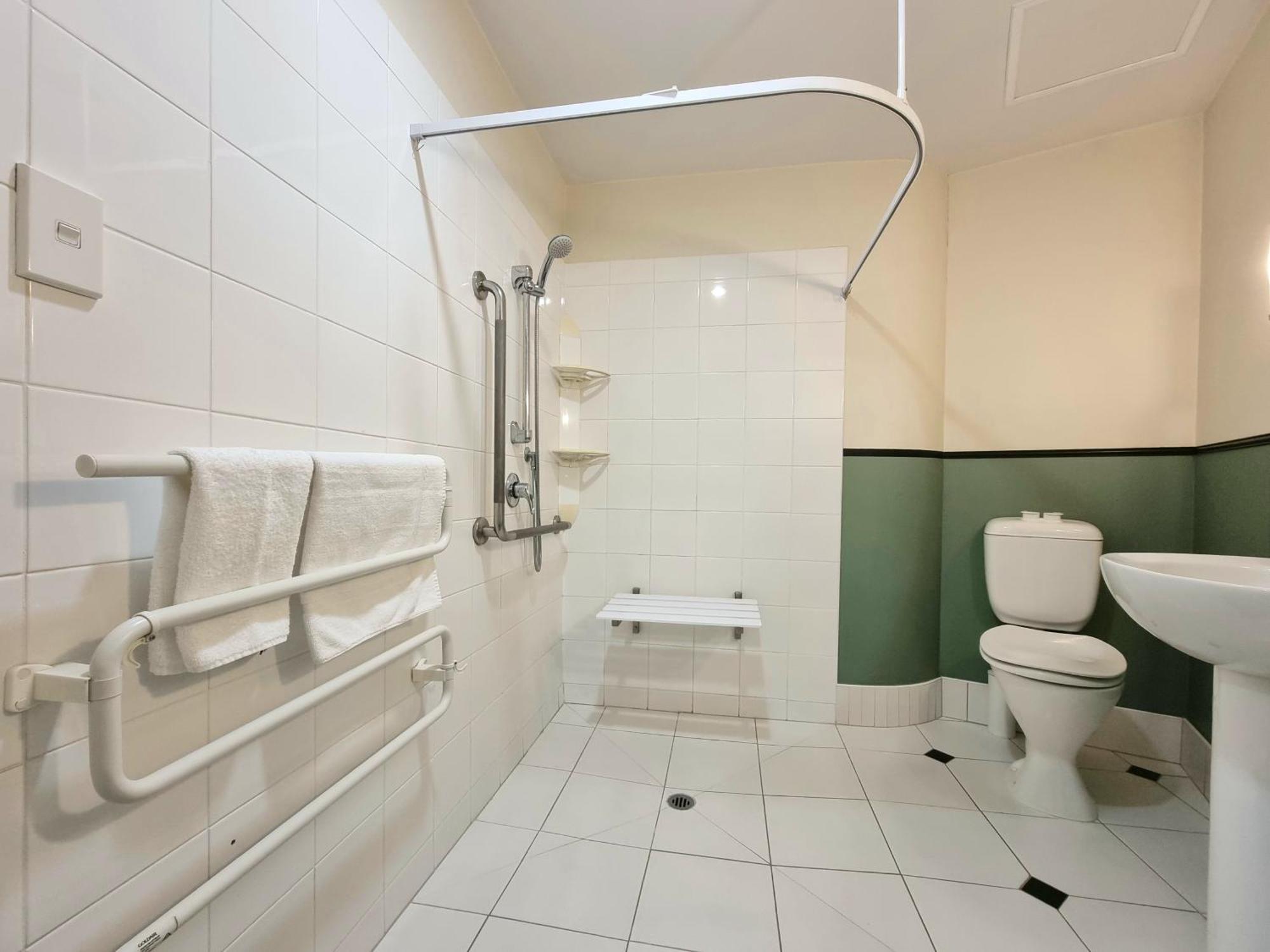 Urban Deco Apartment On Queen Street Auckland Ruang foto