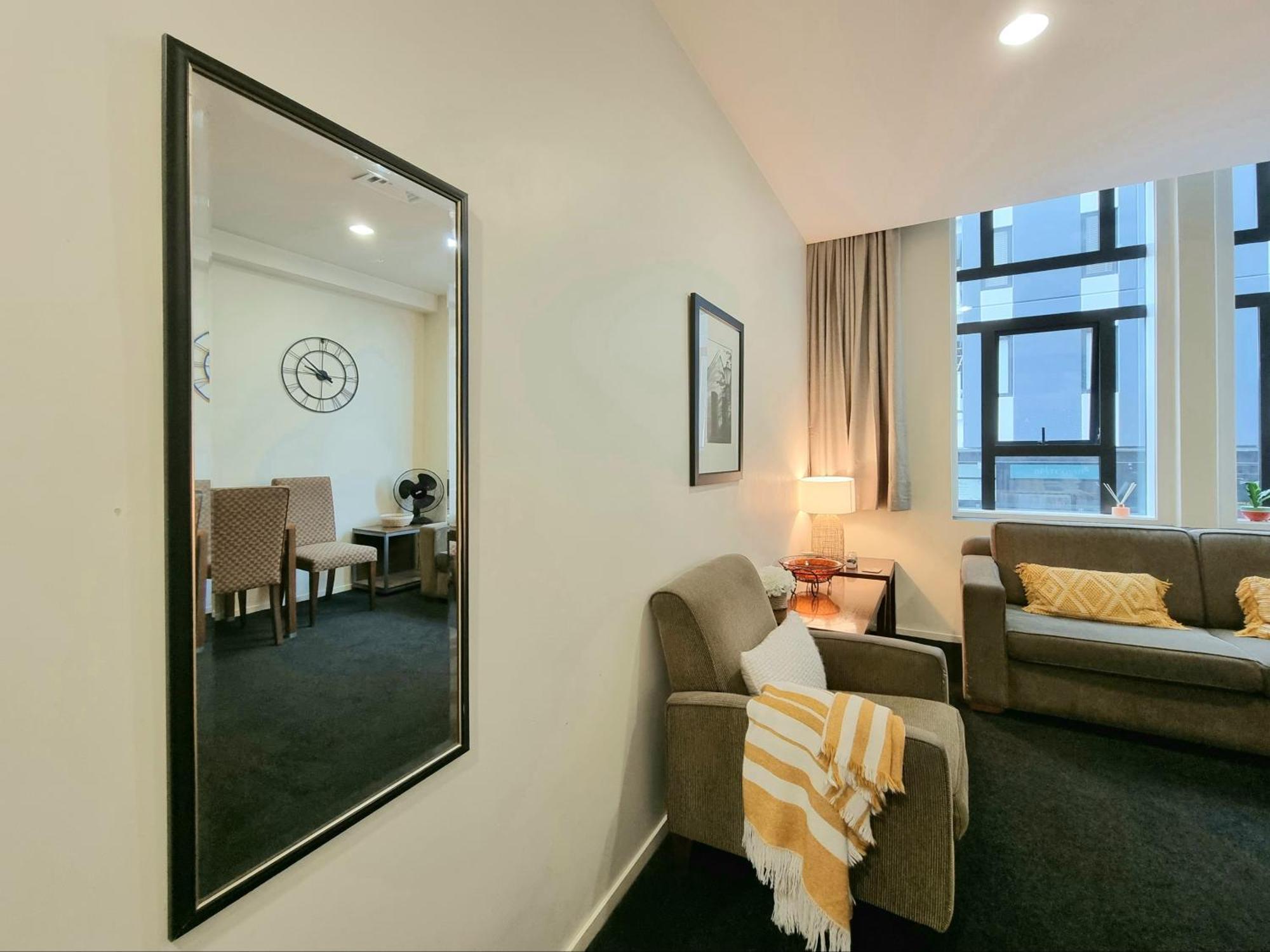 Urban Deco Apartment On Queen Street Auckland Ruang foto