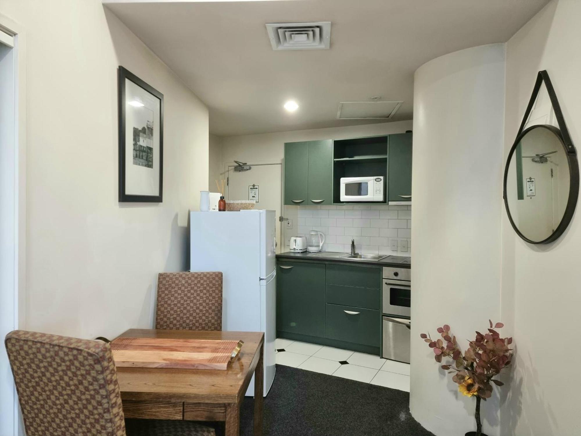 Urban Deco Apartment On Queen Street Auckland Ruang foto