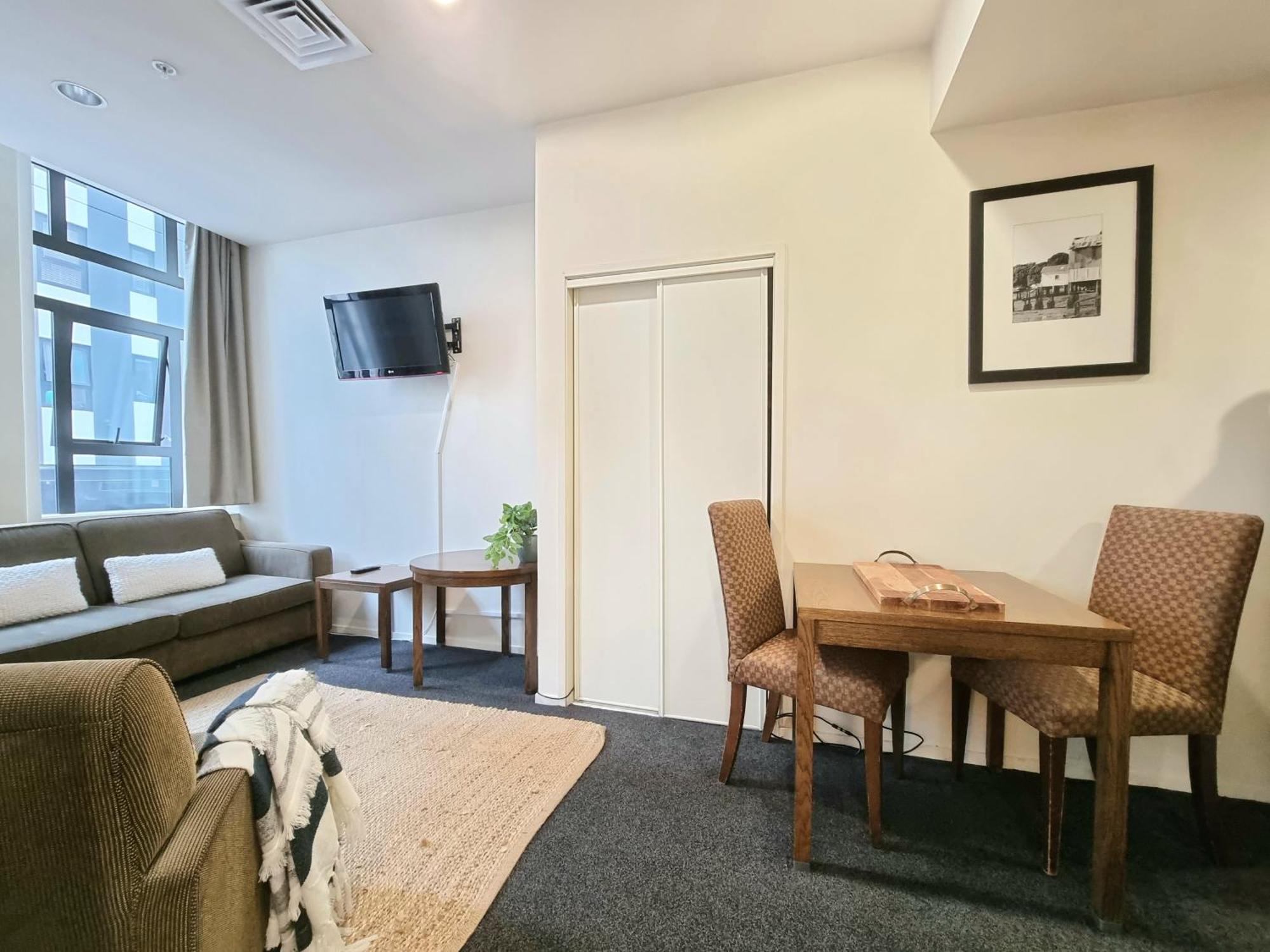Urban Deco Apartment On Queen Street Auckland Ruang foto