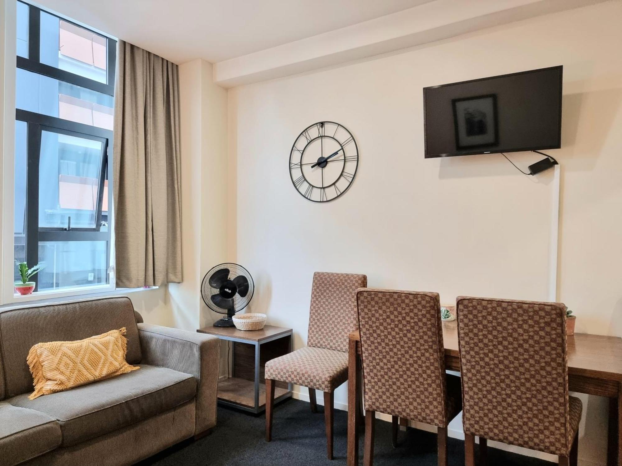 Urban Deco Apartment On Queen Street Auckland Ruang foto